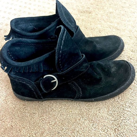 UGG Black short boots with fringe - Picture 1 of 6